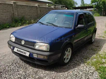 Volkswagen Golf 1995 года за 1 200 000 тг. в Алматы