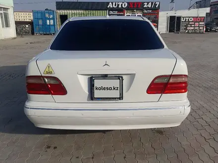 Mercedes-Benz E 320 2001 года за 5 000 000 тг. в Актау – фото 5