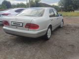 Mercedes-Benz E 230 1996 годаүшін2 500 000 тг. в Караганда – фото 4