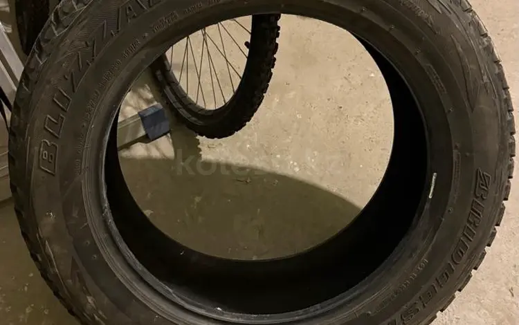 Шины зимние BRIDGESTONE BLIZZAK (липучки) за 125 000 тг. в Шымкент
