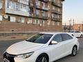 Toyota Camry 2016 года за 6 400 000 тг. в Атырау – фото 2