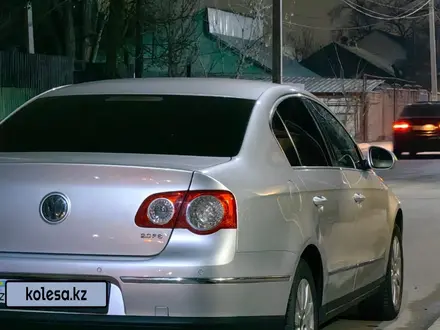 Volkswagen Passat 2007 года за 4 500 000 тг. в Алматы – фото 2