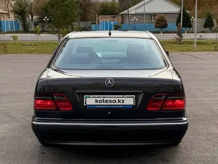 Mercedes-Benz E 320 2000 года за 6 500 000 тг. в Шымкент – фото 7