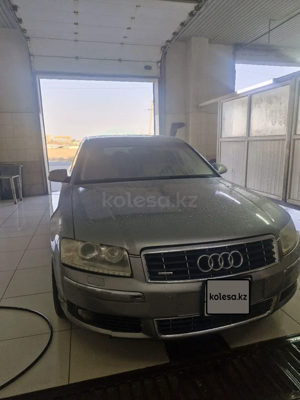 Audi A8, 2005