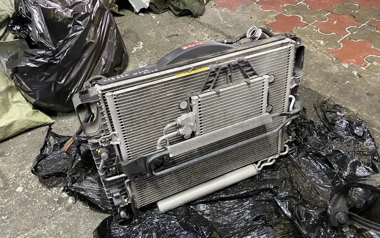 Радиатор основной охлаждения mercedes w211 s550 за 900 тг. в Алматы