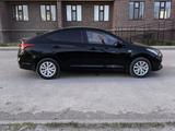 Hyundai Accent 2018 года за 7 000 000 тг. в Актобе – фото 2