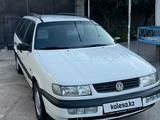 Volkswagen Passat 1994 года за 1 850 000 тг. в Шымкент – фото 2
