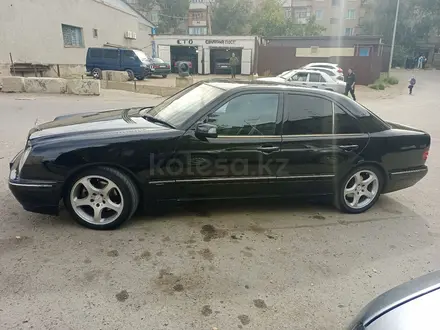 Mercedes-Benz E 320 2001 года за 6 000 000 тг. в Жезказган – фото 5