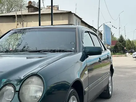 Mercedes-Benz E 200 1996 года за 2 750 000 тг. в Алматы – фото 3