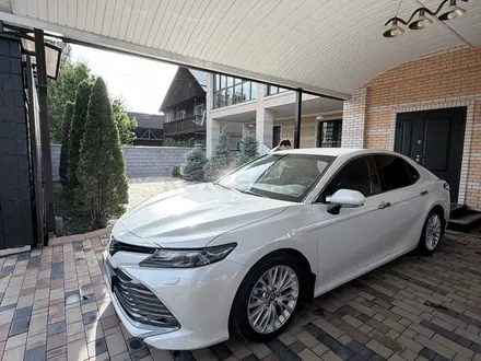 Toyota Camry 2019 года за 15 500 000 тг. в Алматы – фото 9