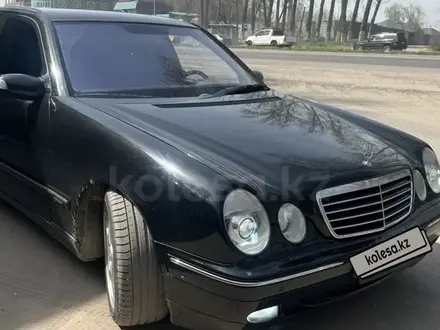 Mercedes-Benz E 320 2001 года за 3 800 000 тг. в Алматы – фото 2