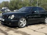 Mercedes-Benz E 320 2001 года за 3 800 000 тг. в Алматы – фото 3