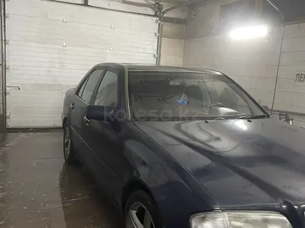 Mercedes-Benz C 200 1993 года за 1 500 000 тг. в Астана – фото 4