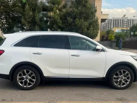 Kia Sorento 2020 года за 10 850 000 тг. в Алматы – фото 3