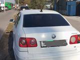 Volkswagen Polo 2005 года за 1 550 000 тг. в Алматы – фото 2