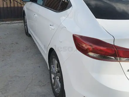 Hyundai Elantra 2017 года за 5 300 000 тг. в Атырау – фото 2