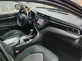 Toyota Camry 2018 года за 9 300 000 тг. в Уральск – фото 5