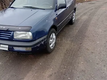 Volkswagen Vento 1993 года за 1 400 000 тг. в Талдыкорган – фото 3