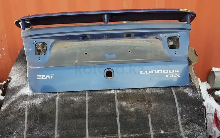 Крышка багажника на seat cordoba за 1 111 тг. в Петропавловск