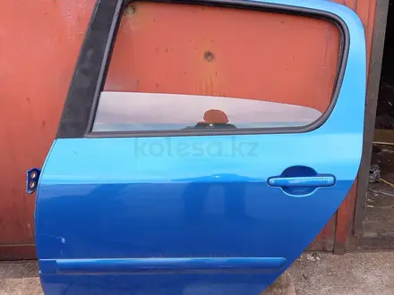 Дверь на Peugeot 307 за 40 000 тг. в Алматы – фото 3