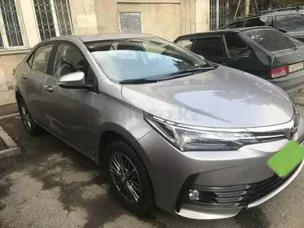 Toyota Corolla 2018 года за 9 500 000 тг. в Алматы