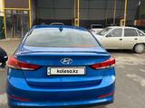 Hyundai Elantra 2017 годаfor6 200 000 тг. в Шымкент – фото 2