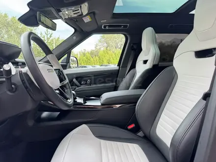 Land Rover Range Rover Sport SV 2024 года за 98 800 000 тг. в Алматы – фото 11