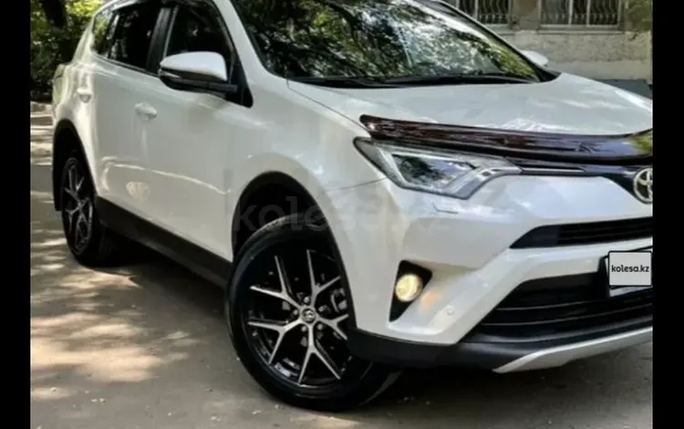 Toyota RAV4 2016 года за 12 500 000 тг. в Петропавловск