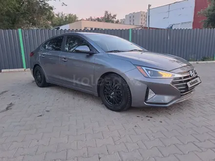 Hyundai Elantra 2019 года за 8 500 000 тг. в Уральск – фото 9