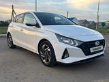 Hyundai i20 2023 годаүшін7 400 000 тг. в Уральск – фото 2