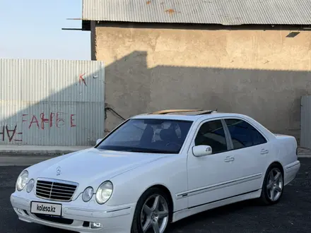 Mercedes-Benz E 320 2000 года за 6 900 000 тг. в Шымкент – фото 2