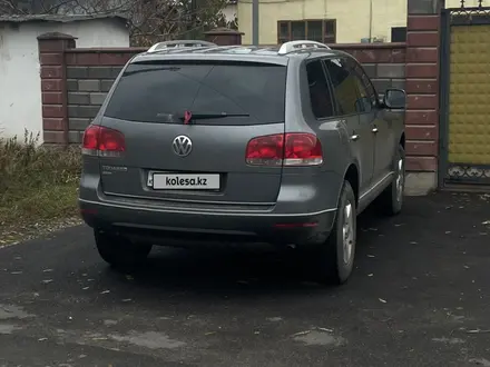 Volkswagen Touareg 2004 года за 4 700 000 тг. в Алматы – фото 5