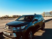 Toyota Highlander 2018 годаfor19 000 000 тг. в Астана