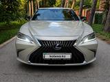 Lexus ES 300h 2022 годаүшін22 500 000 тг. в Алматы – фото 3