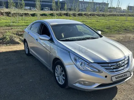 Hyundai Sonata 2011 года за 4 500 000 тг. в Астана – фото 2