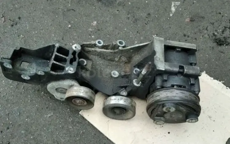 Кронштейн боковой на ford focus Сплит порт. Форд Фокусүшін30 000 тг. в Алматы