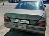 Mercedes-Benz E 260 1990 года за 1 200 000 тг. в Астана – фото 2