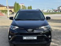 Toyota RAV4 2016 года за 9 500 000 тг. в Актобе