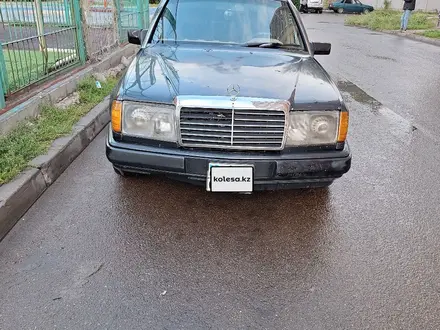 Mercedes-Benz E 260 1989 года за 1 800 000 тг. в Астана