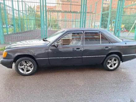 Mercedes-Benz E 260 1989 года за 1 800 000 тг. в Астана – фото 2