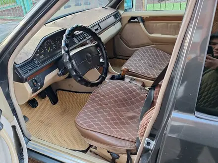 Mercedes-Benz E 260 1989 года за 1 800 000 тг. в Астана – фото 6