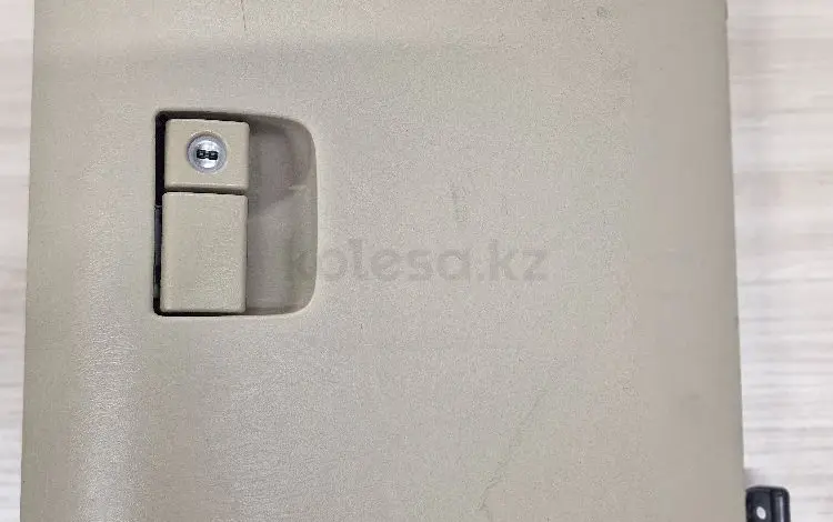 Бардачок (вещевой ящик) Lexus LX 470/Land Cruiser 100 за 12 000 тг. в Алматы