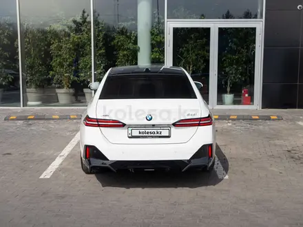 BMW 530 2024 года за 35 990 000 тг. в Алматы – фото 3