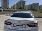 Toyota Camry 2022 года за 16 800 000 тг. в Шымкент – фото 3