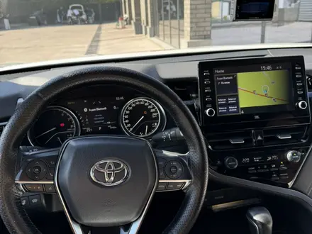 Toyota Camry 2022 года за 16 800 000 тг. в Шымкент – фото 5