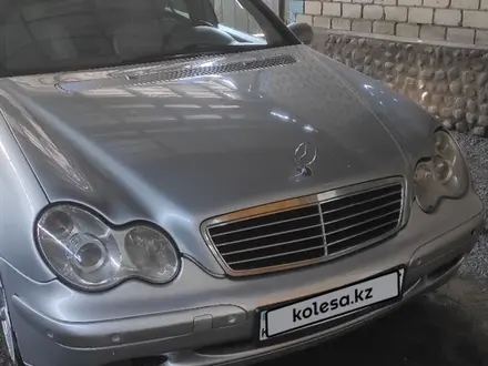 Mercedes-Benz C 240 2000 года за 3 800 000 тг. в Талдыкорган