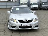 Toyota Camry 2010 года за 5 500 000 тг. в Атырау – фото 2