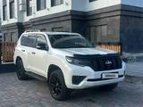 Toyota Land Cruiser Prado 2022 года за 32 000 000 тг. в Актау