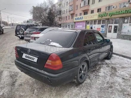 Mercedes-Benz C 180 1995 года за 1 500 000 тг. в Усть-Каменогорск – фото 3