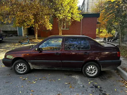 Volkswagen Vento 1994 года за 1 100 000 тг. в Шымкент – фото 4